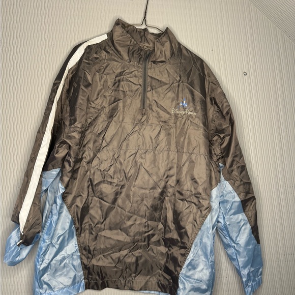 Disney parks pull over windbreaker - Picture 2 of 5